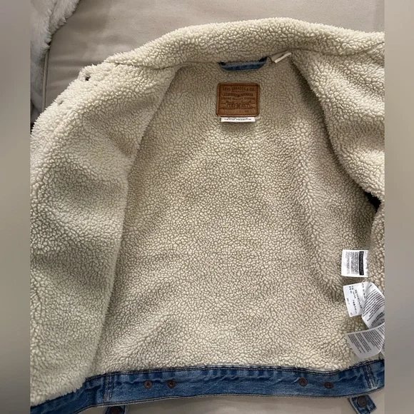 Levi’s Original Sherpa Trucker Jean Jacket - Picture 4 of 8